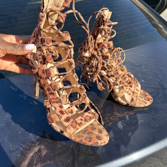 JUST FAB | CHEETAH PRINT | STRAP SANDAL HEEL - Picture 7 of 8